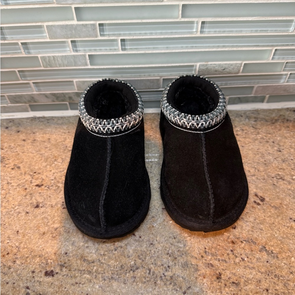 Black Toddler UGG Tasman II Slippers in Size 7 - Picture 4 of 6